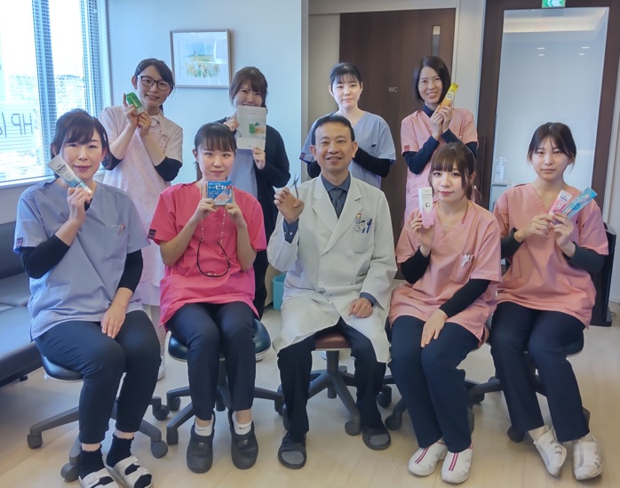名古屋市天白区と日進市の境目 マウスピース矯正インビザラインに力を入れる天白うめがおか歯科・矯正歯科のスタッフ集合写真